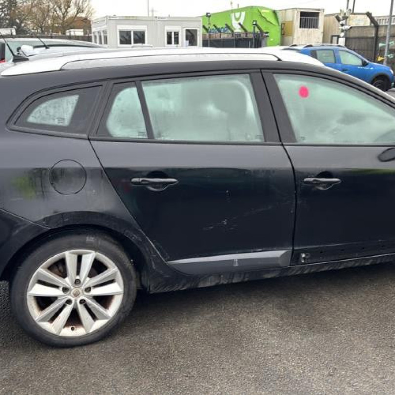 Feu arriere secondaire gauche (feux) RENAULT MEGANE 3 Photo n°10