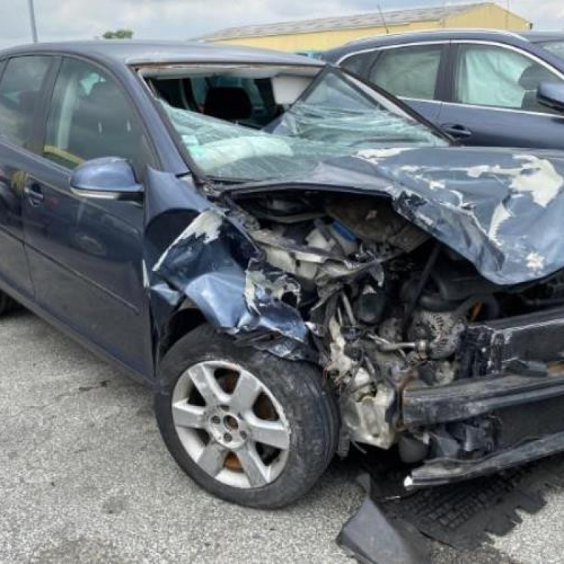 Feu arriere secondaire gauche (feux) VOLKSWAGEN GOLF 5 Photo n°5