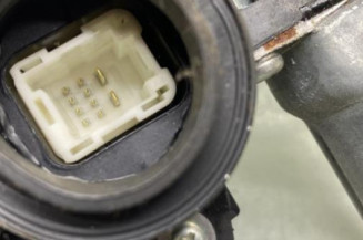 Leve vitre electrique avant gauche TOYOTA YARIS 2