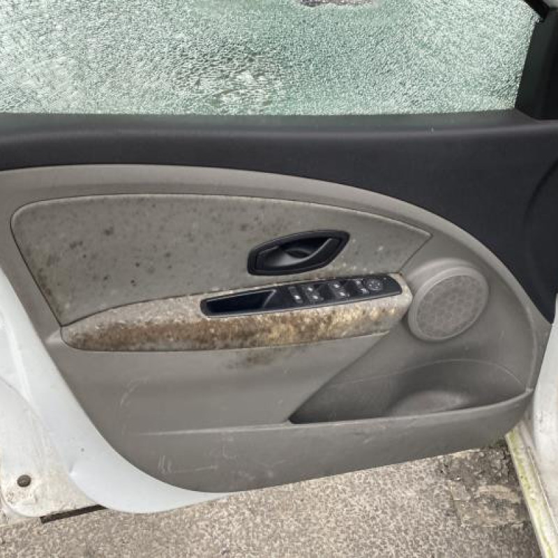 Leve vitre electrique avant droit RENAULT MEGANE 3 Photo n°14