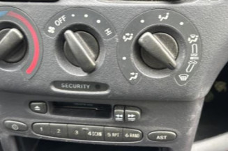 Moteur essuie glace avant TOYOTA YARIS 1