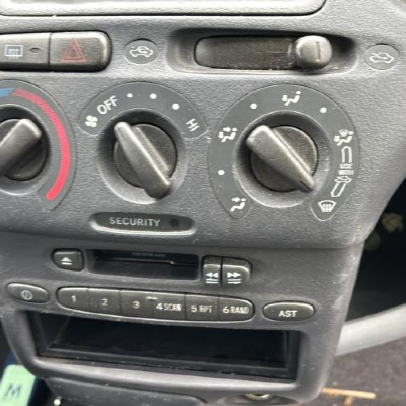 Moteur essuie glace avant TOYOTA YARIS 1 Photo n°18