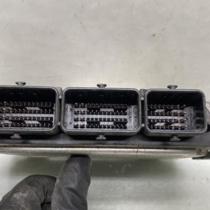 Calculateur moteur RENAULT MEGANE 2 Photo n°3