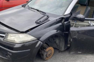 Calculateur moteur RENAULT MEGANE 2