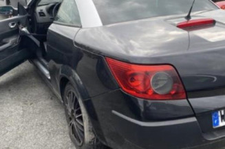Calculateur moteur RENAULT MEGANE 2