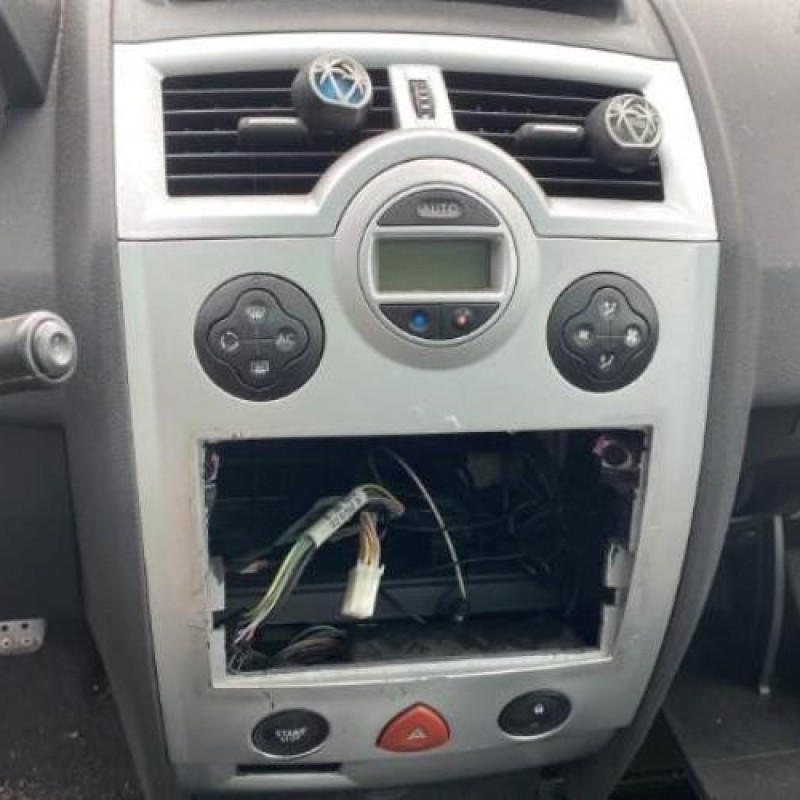 Calculateur moteur RENAULT MEGANE 2 Photo n°18