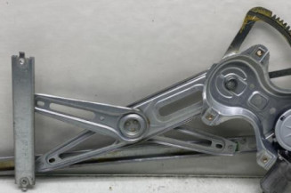 Leve vitre electrique avant droit TOYOTA YARIS 3 Photo n°1