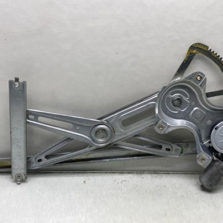 Leve vitre electrique avant droit TOYOTA YARIS 3 Photo n°1