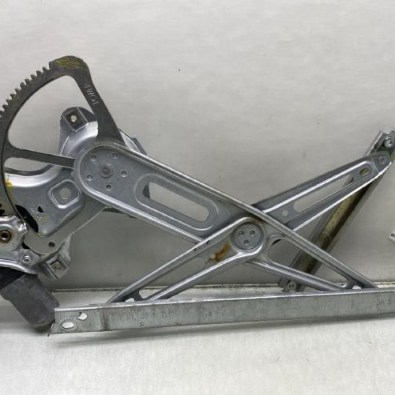 Leve vitre electrique avant droit TOYOTA YARIS 3 Photo n°3