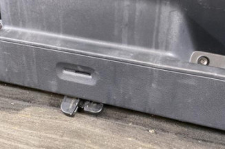 Malle/Hayon arriere VOLKSWAGEN POLO 5
