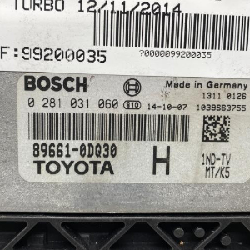 Calculateur moteur TOYOTA YARIS 3 Photo n°2