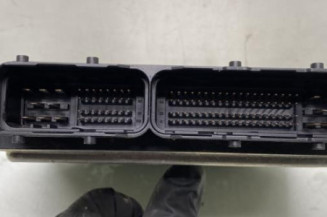 Calculateur moteur TOYOTA YARIS 3
