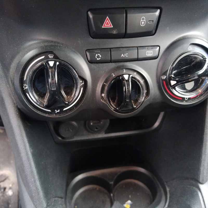 PEUGEOT 208 1 PHASE 2 1.2 VTI - 12V Photo n°9