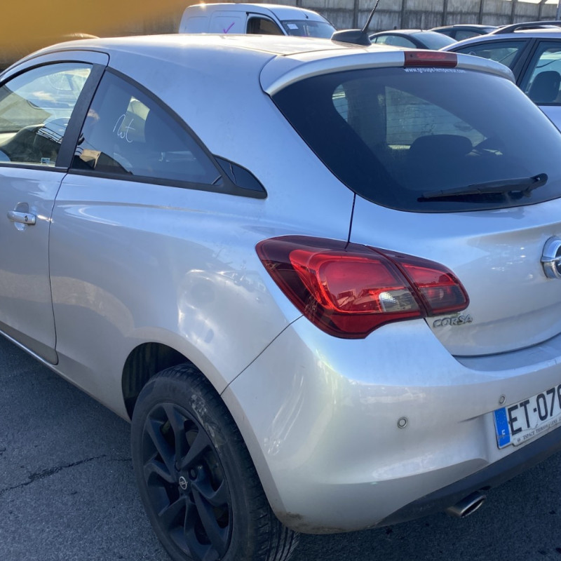 OPEL CORSA E 1.4i - 16V Photo n°15