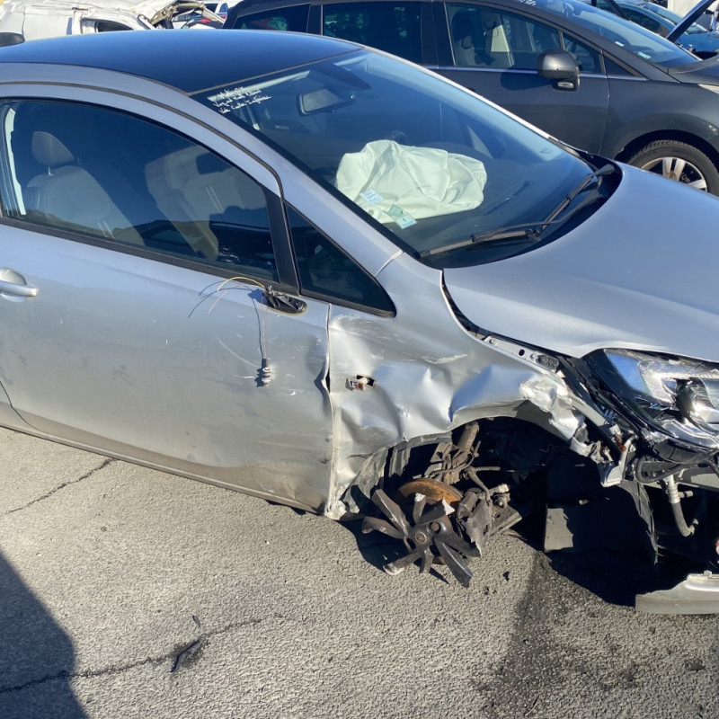 OPEL CORSA E 1.4i - 16V Photo n°19