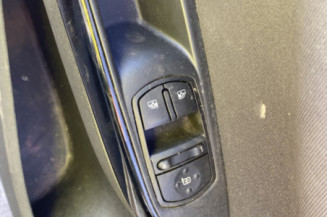 OPEL CORSA E 1.4i - 16V