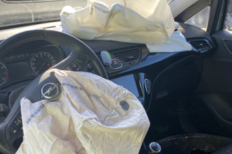 OPEL CORSA E 1.4i - 16V
