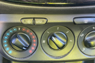 OPEL CORSA E 1.4i - 16V
