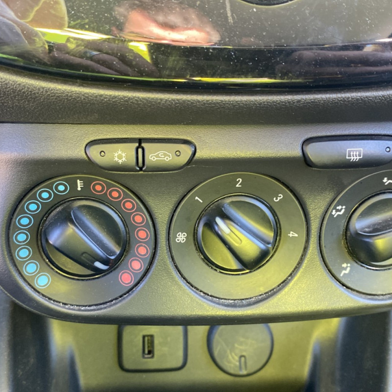 OPEL CORSA E 1.4i - 16V Photo n°28
