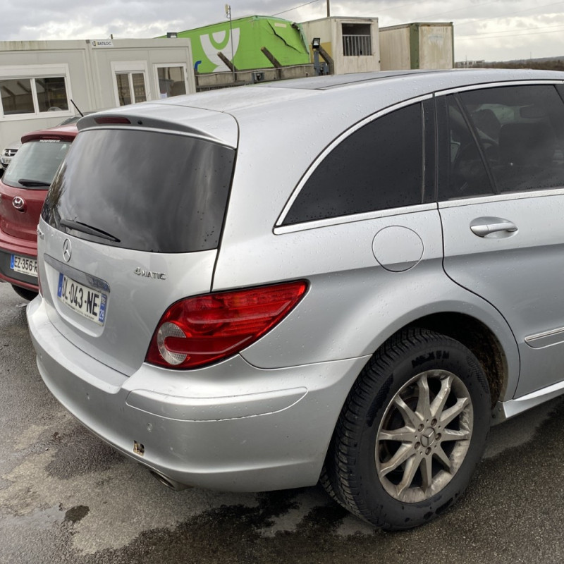 MERCEDES CLASSE R 251 PHASE 1 BREAK 320 3.0 CDI - 24V V6 TURBO 4-MATIC 4X4 Photo n°3