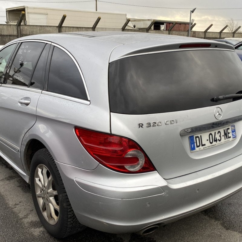 MERCEDES CLASSE R 251 PHASE 1 BREAK 320 3.0 CDI - 24V V6 TURBO 4-MATIC 4X4 Photo n°4