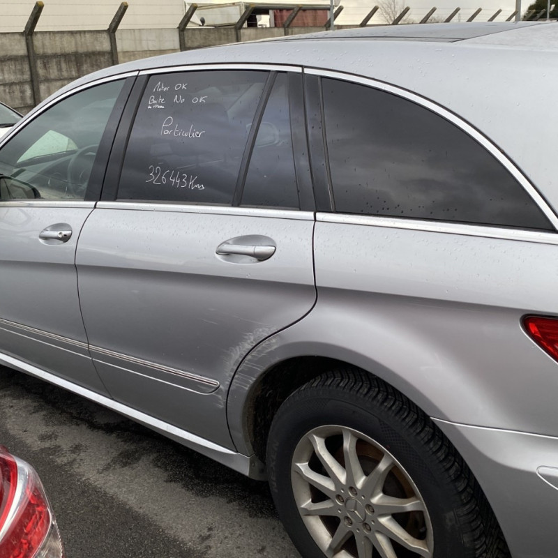 MERCEDES CLASSE R 251 PHASE 1 BREAK 320 3.0 CDI - 24V V6 TURBO 4-MATIC 4X4 Photo n°7
