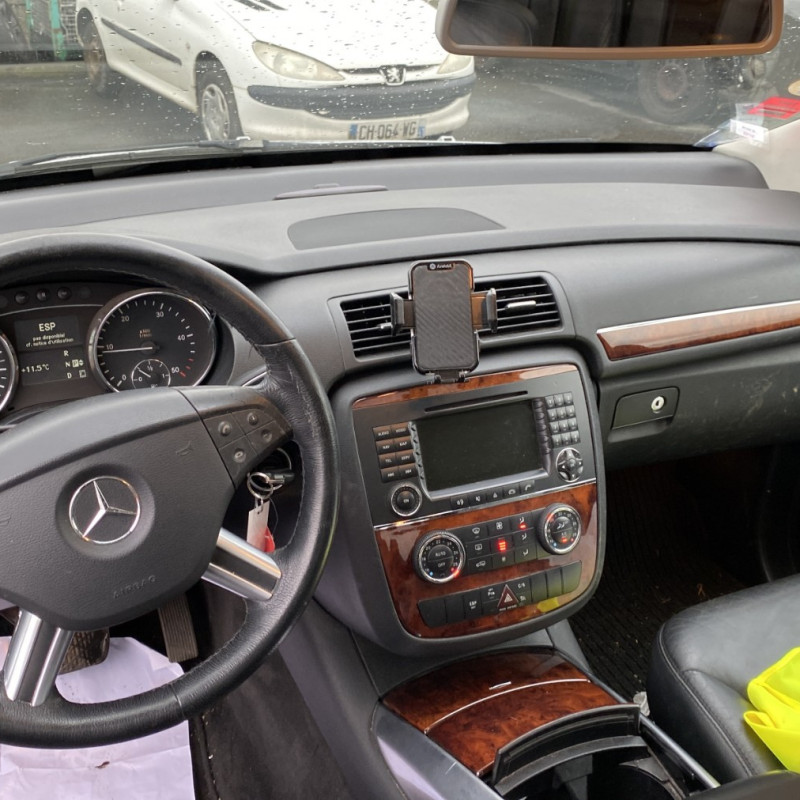 MERCEDES CLASSE R 251 PHASE 1 BREAK 320 3.0 CDI - 24V V6 TURBO 4-MATIC 4X4 Photo n°18