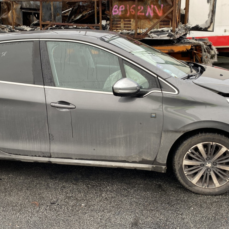 PEUGEOT 208 1 PHASE 2 1.2 PURETECH - 12V TURBO Photo n°8