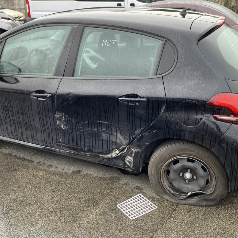 PEUGEOT 208 1 PHASE 2 1.2 VTI - 12V Photo n°7