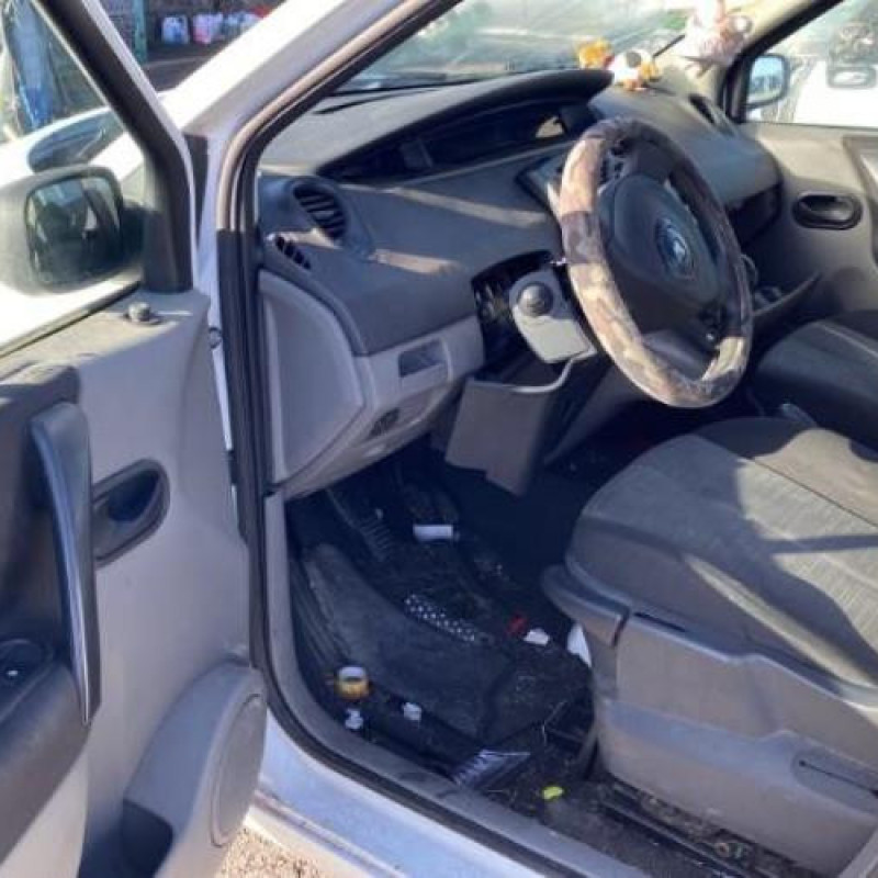 Pare choc avant RENAULT SCENIC 2 Photo n°16