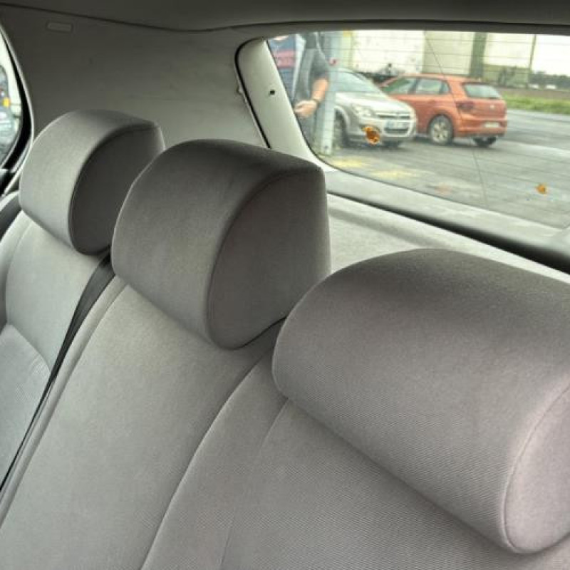 Renfort pare choc avant (traverse) VOLKSWAGEN GOLF 5 Photo n°18