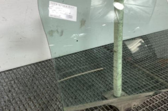 Vitre arriere droit PEUGEOT 206