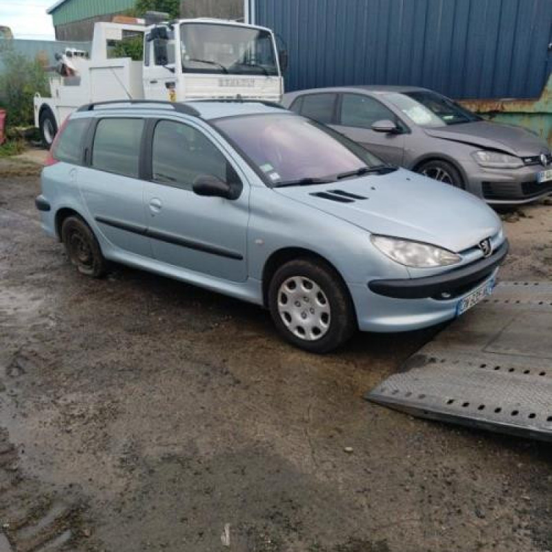 Vitre arriere droit PEUGEOT 206 Photo n°8
