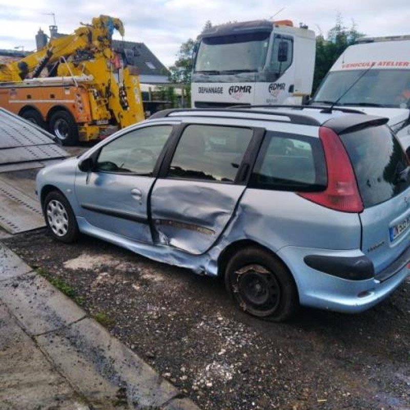 Vitre arriere droit PEUGEOT 206 Photo n°9