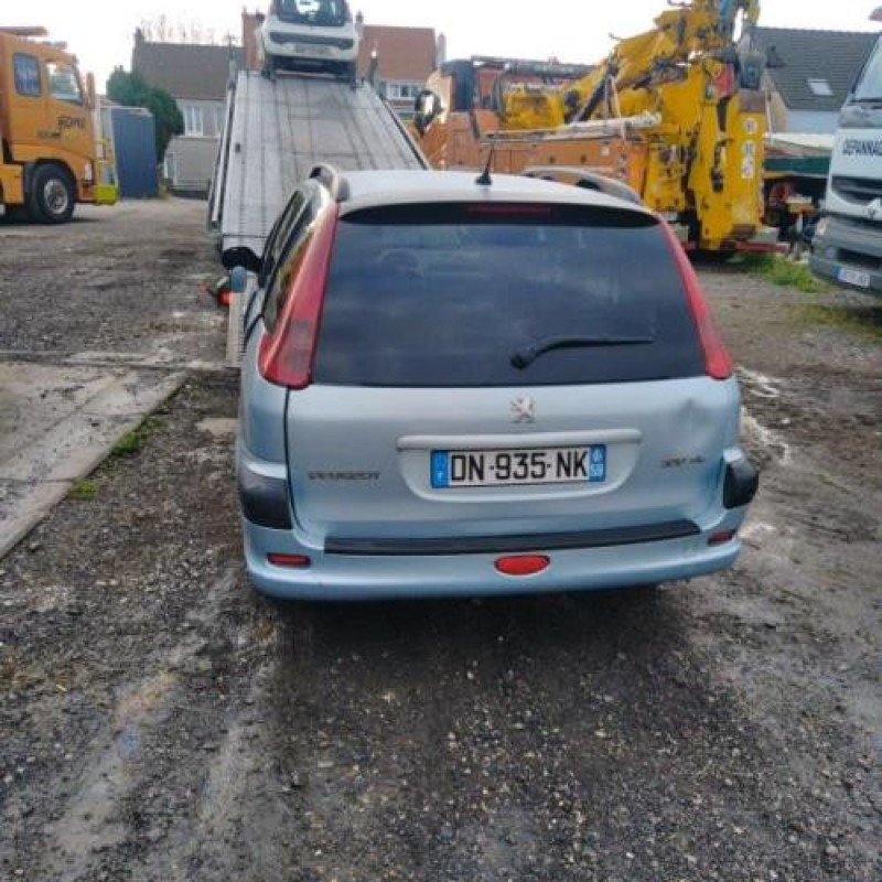 Vitre arriere droit PEUGEOT 206 Photo n°10