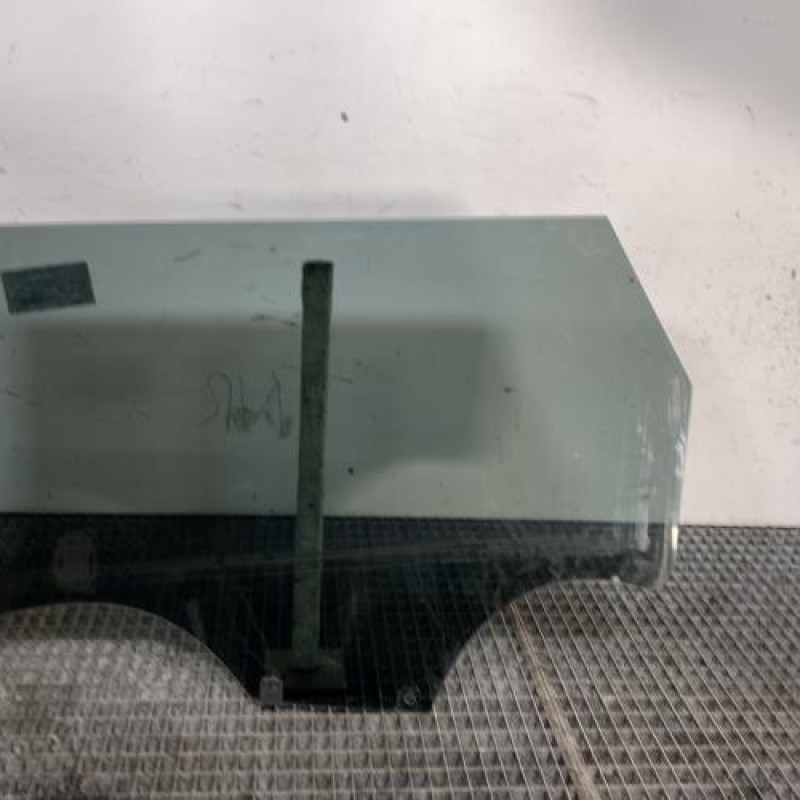 Vitre arriere droit PEUGEOT 5008 2 Photo n°5
