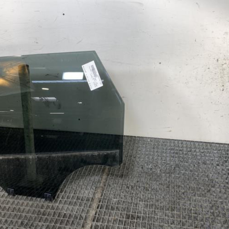 Vitre arriere gauche PEUGEOT 5008 2 Photo n°4