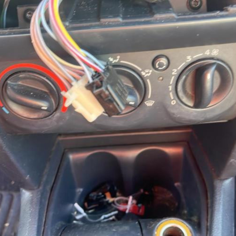 Bras essuie glace arriere RENAULT CLIO 2 Photo n°13
