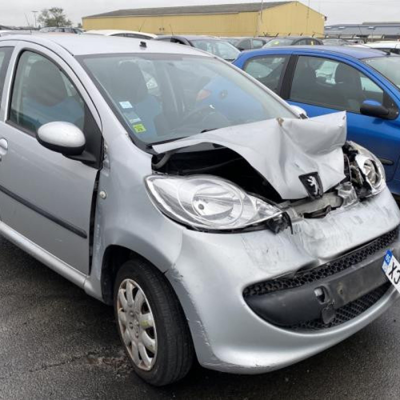 Pretensionneur de ceinture avant droit PEUGEOT 107 Photo n°6