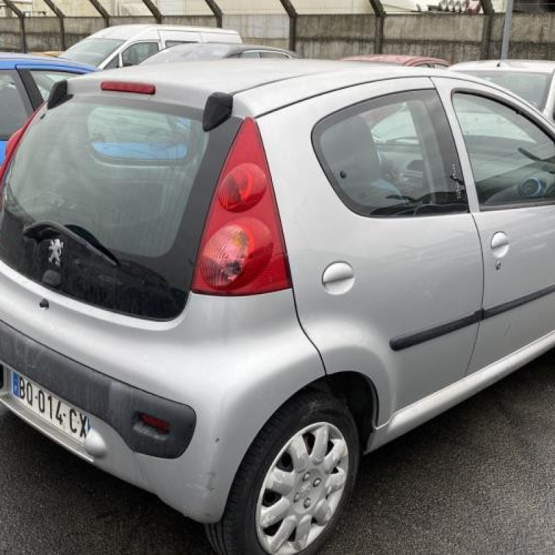 Pretensionneur de ceinture avant droit PEUGEOT 107 Photo n°7