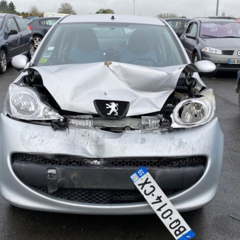 Pretensionneur de ceinture avant droit PEUGEOT 107 Photo n°12