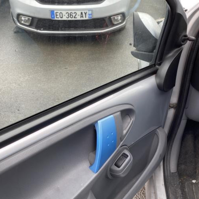 Pretensionneur de ceinture avant droit PEUGEOT 107 Photo n°13