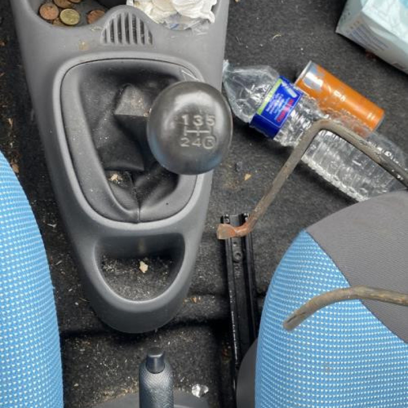 Pretensionneur de ceinture avant droit PEUGEOT 107 Photo n°19