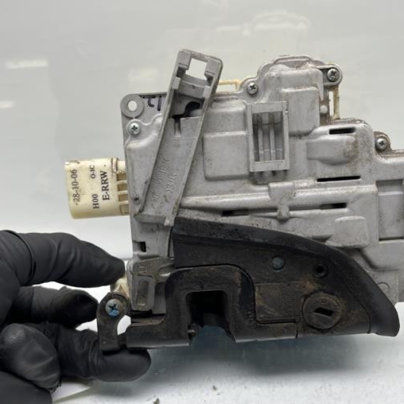 Serrure arriere droit SEAT LEON 2 Photo n°3