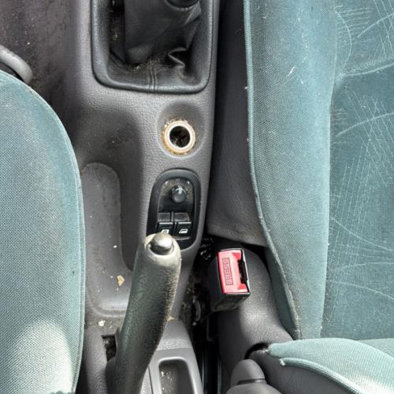 Serrure avant droit PEUGEOT 206 Photo n°19