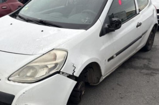 Serrure avant droit RENAULT CLIO 3