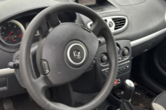 Serrure avant droit RENAULT CLIO 3