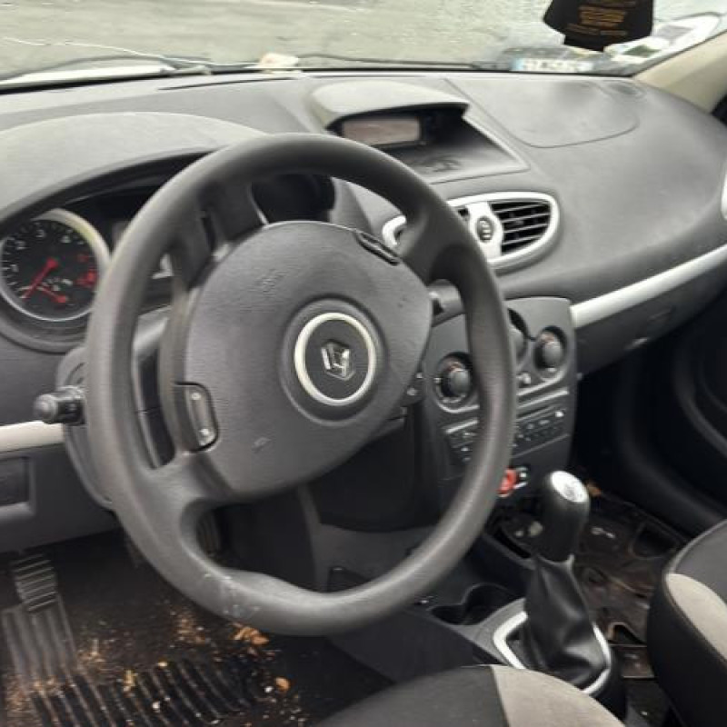 Serrure avant droit RENAULT CLIO 3 Photo n°16