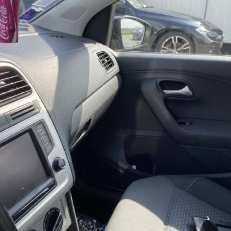 Poignee interieur avant droit VOLKSWAGEN POLO 5 Photo n°20