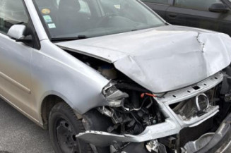 Serrure avant droit VOLKSWAGEN POLO 4